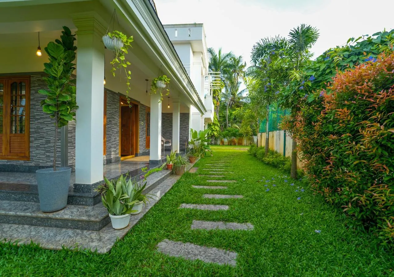 Hotel The Kochi Backwater Resort