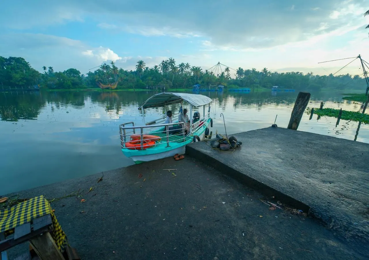 The Kochi Backwater Resort 0*,