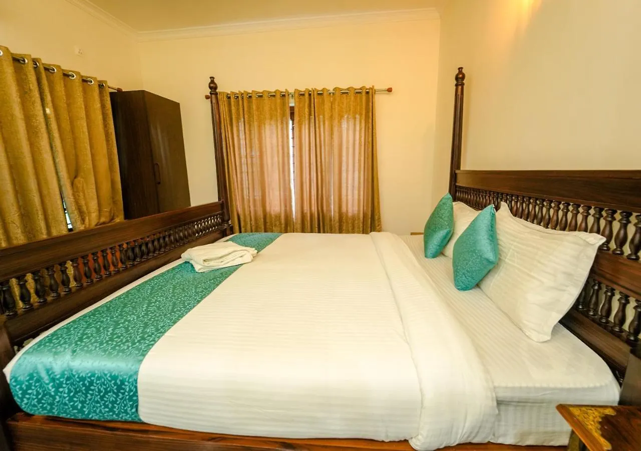The Kochi Backwater Resort 0*,