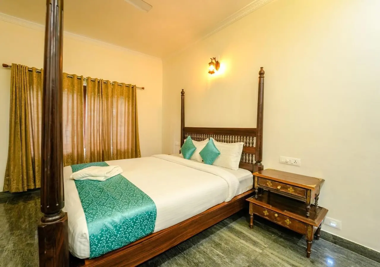 The Kochi Backwater Resort 0*,